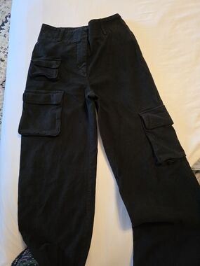 AritziaWilfred Free Black Cargo Pants with Flap Pockets